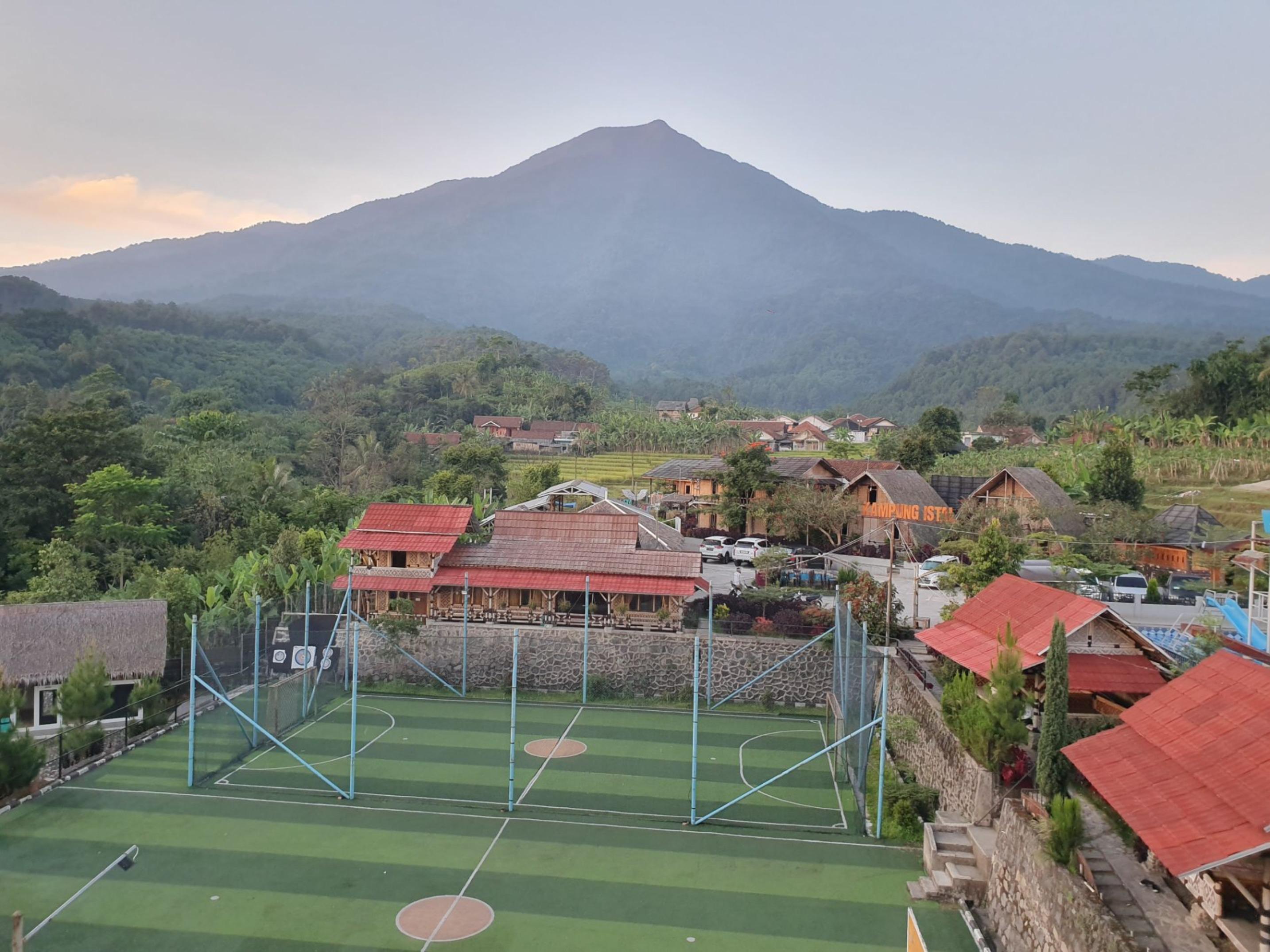 ホテル Reddoorz At Kampung Istal ボゴール エクステリア 写真