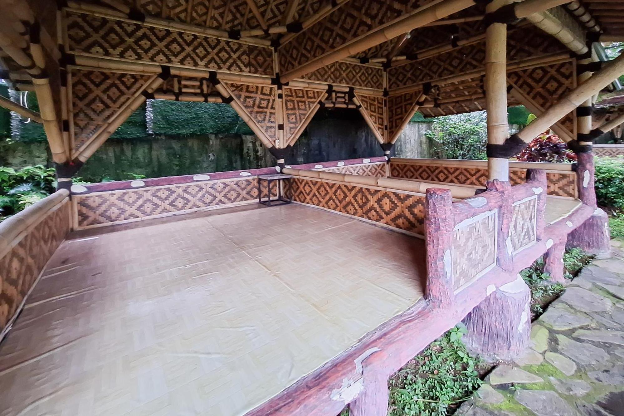 ホテル Reddoorz At Kampung Istal ボゴール エクステリア 写真