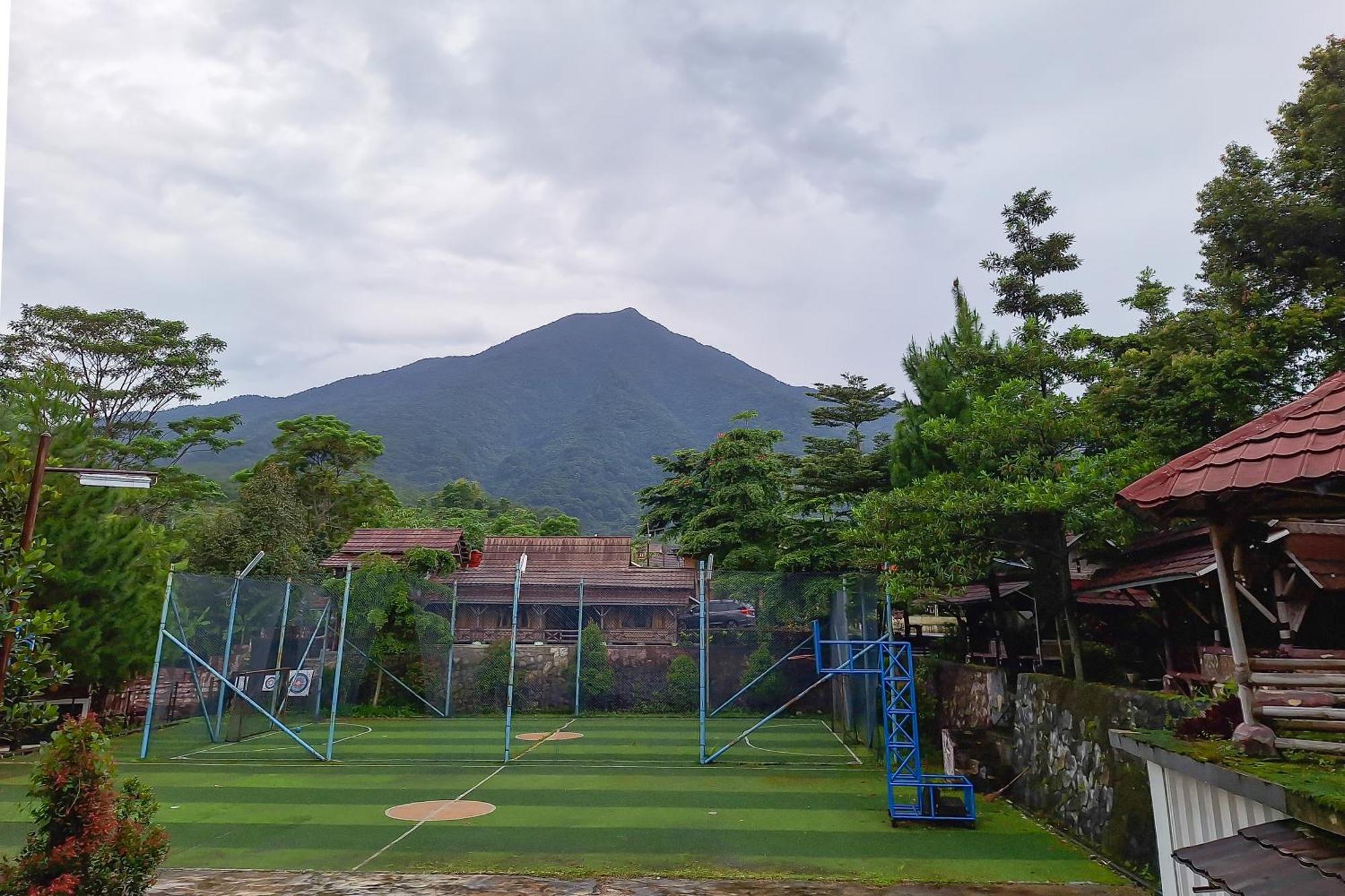 ホテル Reddoorz At Kampung Istal ボゴール エクステリア 写真
