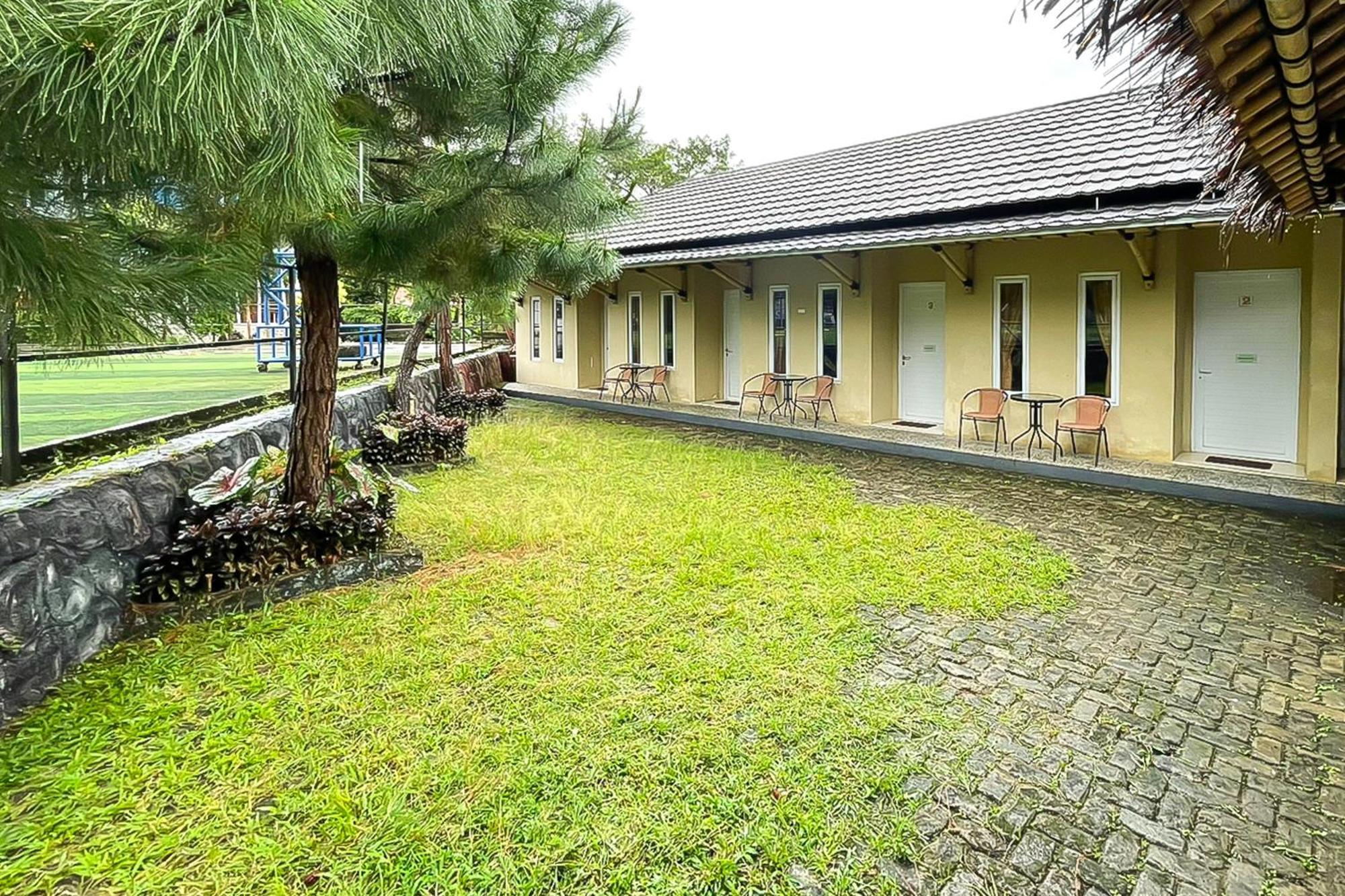 ホテル Reddoorz At Kampung Istal ボゴール エクステリア 写真